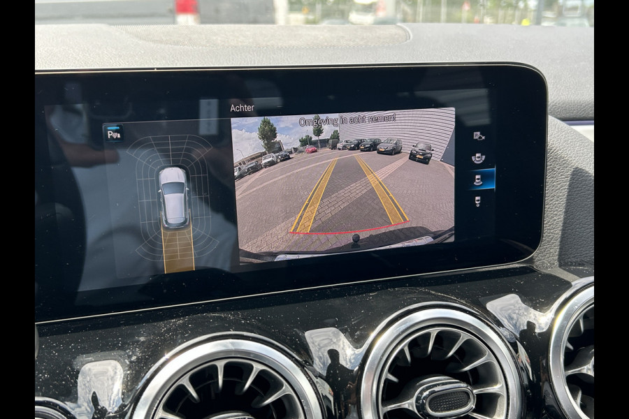 Mercedes-Benz GLA 250 e AMG // Trekhaak / Panoramadak // Keyless Entry // MultiBeam LED // Carplay // Sfeerverlichting