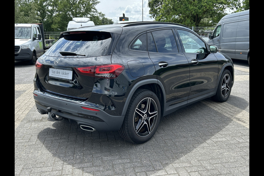 Mercedes-Benz GLA 250 e AMG // Trekhaak / Panoramadak // Keyless Entry // MultiBeam LED // Carplay // Sfeerverlichting