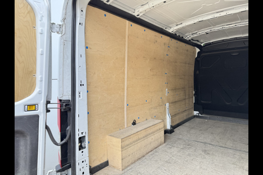 Ford Transit 2.0 TDCI 130PK L3H2 Airco Cruise control Camera Parkeersensoren v+a