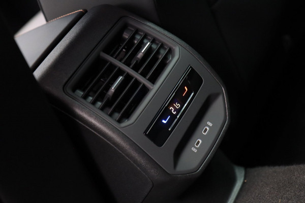 CUPRA Leon Sportstourer 1.4 e-Hybrid / PANO / MEMORY / KEYLESS / CAMERA