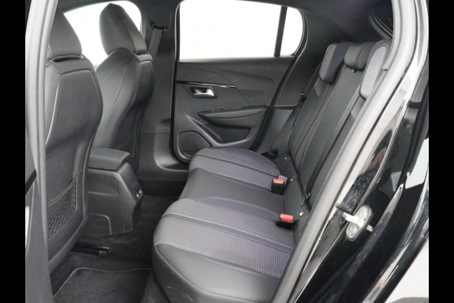 Peugeot e-208 EV GT 350 50 kWh | SOH 89,8% | Half leder | Camera | Carplay | Navigatie | Side Assist | Sportstoelen | Full LED | Parkeerhulp | DAB | Climate control | Bluetooth | Cruise control