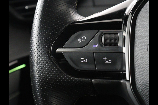 Peugeot e-208 EV GT 350 50 kWh | SOH 89,8% | Half leder | Camera | Carplay | Navigatie | Side Assist | Sportstoelen | Full LED | Parkeerhulp | DAB | Climate control | Bluetooth | Cruise control