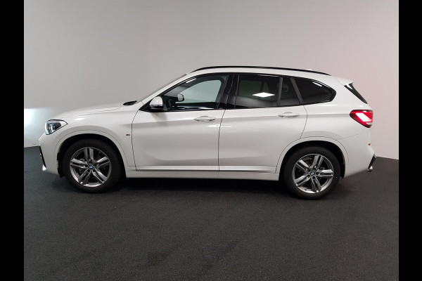 BMW X1 sDrive18i Automaat M-Sport Executive Lederen Bekleding Navigatie Climate Control Camera Parkeer Sensoren Lichtmetalen velgen Cruise Control