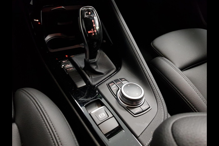 BMW X1 sDrive18i Automaat M-Sport Executive Lederen Bekleding Navigatie Climate Control Camera Parkeer Sensoren Lichtmetalen velgen Cruise Control