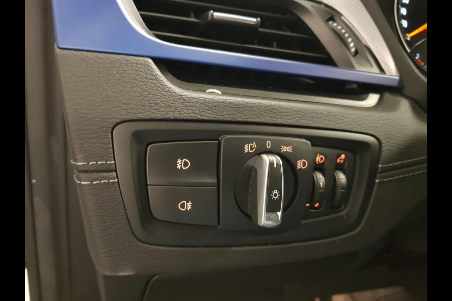 BMW X1 sDrive18i Automaat M-Sport Executive Lederen Bekleding Navigatie Climate Control Camera Parkeer Sensoren Lichtmetalen velgen Cruise Control