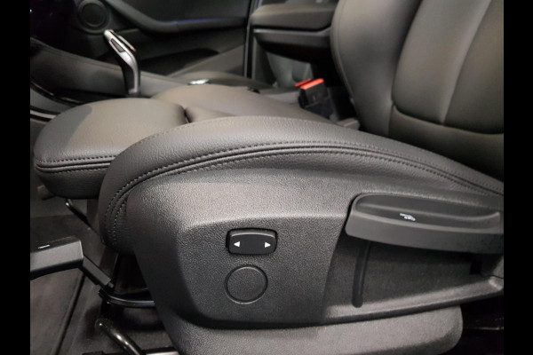 BMW X1 sDrive18i Automaat M-Sport Executive Lederen Bekleding Navigatie Climate Control Camera Parkeer Sensoren Lichtmetalen velgen Cruise Control