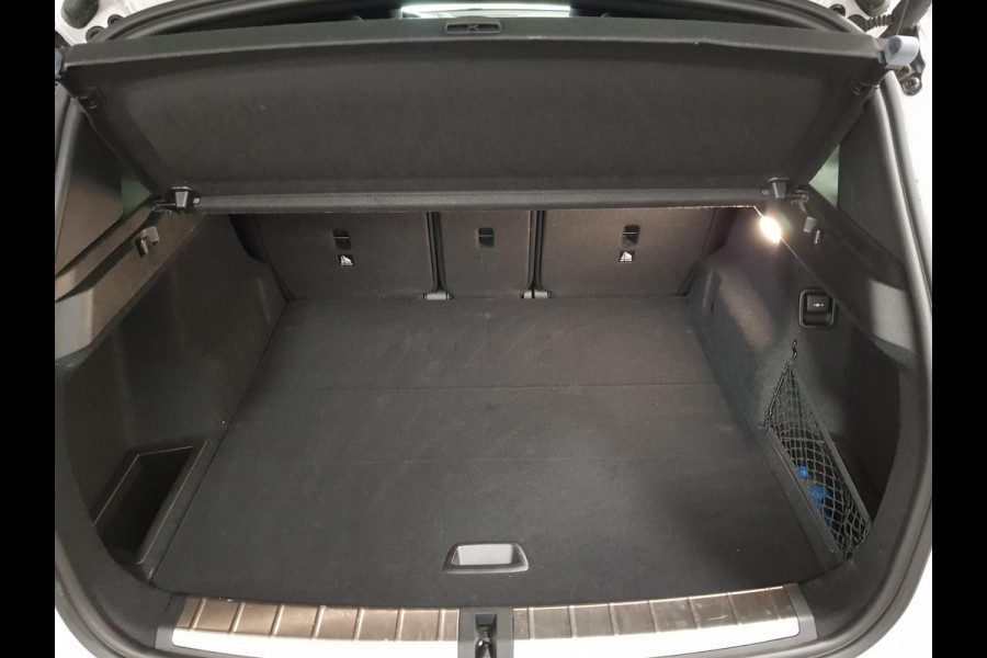 BMW X1 sDrive18i Automaat M-Sport Executive Lederen Bekleding Navigatie Climate Control Camera Parkeer Sensoren Lichtmetalen velgen Cruise Control