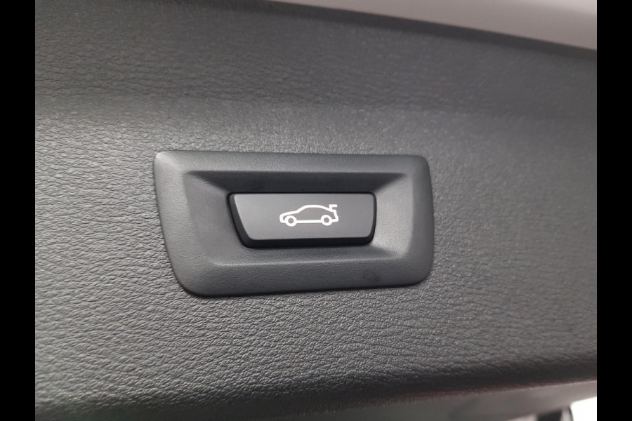 BMW X1 sDrive18i Automaat M-Sport Executive Lederen Bekleding Navigatie Climate Control Camera Parkeer Sensoren Lichtmetalen velgen Cruise Control