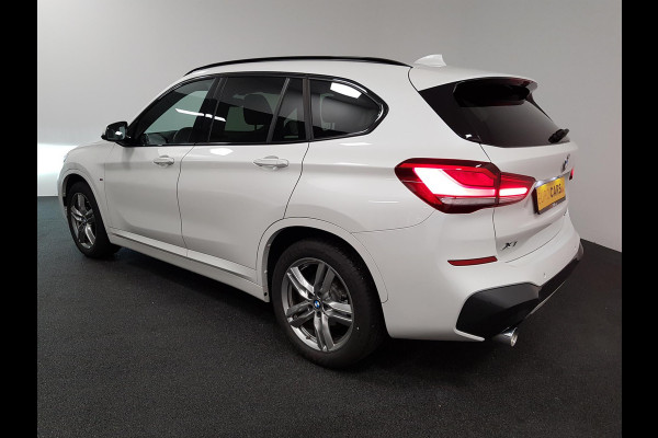 BMW X1 sDrive18i Automaat M-Sport Executive Lederen Bekleding Navigatie Climate Control Camera Parkeer Sensoren Lichtmetalen velgen Cruise Control