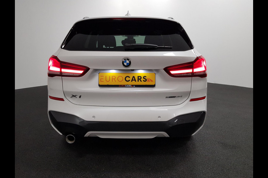 BMW X1 sDrive18i Automaat M-Sport Executive Lederen Bekleding Navigatie Climate Control Camera Parkeer Sensoren Lichtmetalen velgen Cruise Control