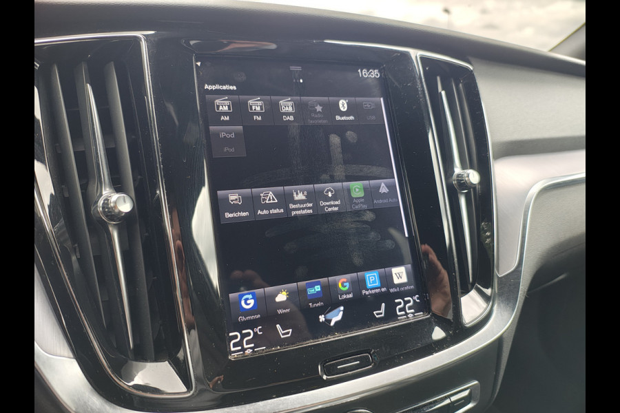 Volvo V60 2.0 T5 251PK Aut. Leder Wegkl.Trekhaak Navi Ecc Adap.Cruise Contourstoelen Apple CarPlay Android Auto Bordherk. High Performance Elek.Stoelen+Memory Elek.Achterklep Privacy Glas Lmv 18" Regensensor 1.800KG Trekgewicht Origineel Nederlandse Auto
