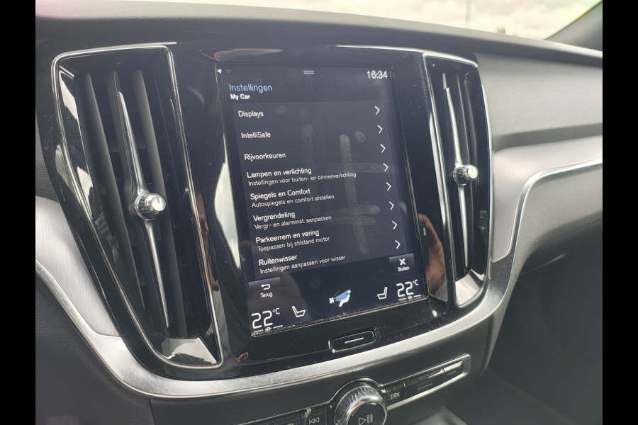 Volvo V60 2.0 T5 251PK Aut. Leder Wegkl.Trekhaak Navi Ecc Adap.Cruise Contourstoelen Apple CarPlay Android Auto Bordherk. High Performance Elek.Stoelen+Memory Elek.Achterklep Privacy Glas Lmv 18" Regensensor 1.800KG Trekgewicht Origineel Nederlandse Auto