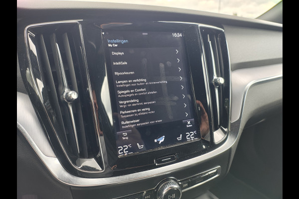 Volvo V60 2.0 T5 251PK Aut. Leder Wegkl.Trekhaak Navi Ecc Adap.Cruise Contourstoelen Apple CarPlay Android Auto Bordherk. High Performance Elek.Stoelen+Memory Elek.Achterklep Privacy Glas Lmv 18" Regensensor 1.800KG Trekgewicht Origineel Nederlandse Auto