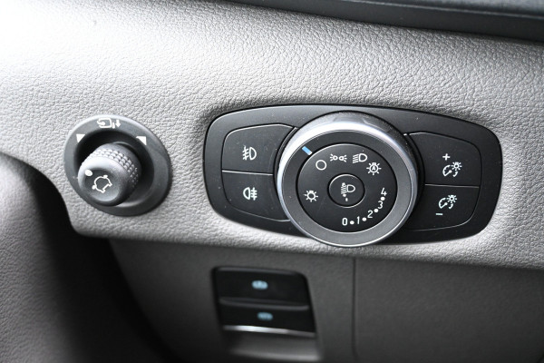 Ford E-Transit 390L Trend Bakwagen met Dhollandia laadklep Navigatie met camera, Zijdeur
