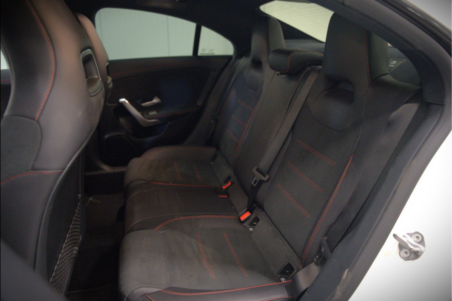 Mercedes-Benz CLA-Klasse 180 Advantage AMG | Stoelverwarming | Parkeersensoren | Navigatie | Cruise Control | Keyless | Camera | Climate Control