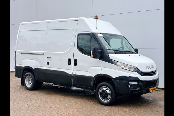 Iveco Daily 35C14 2.3 L2H2 Dubbellucht Airco Camera Trekhaak 3,5t