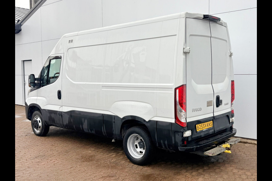 Iveco Daily 35C14 2.3 L2H2 Dubbellucht Airco Camera Trekhaak 3,5t