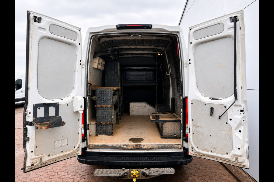 Iveco Daily 35C14 2.3 L2H2 Dubbellucht Airco Camera Trekhaak 3,5t