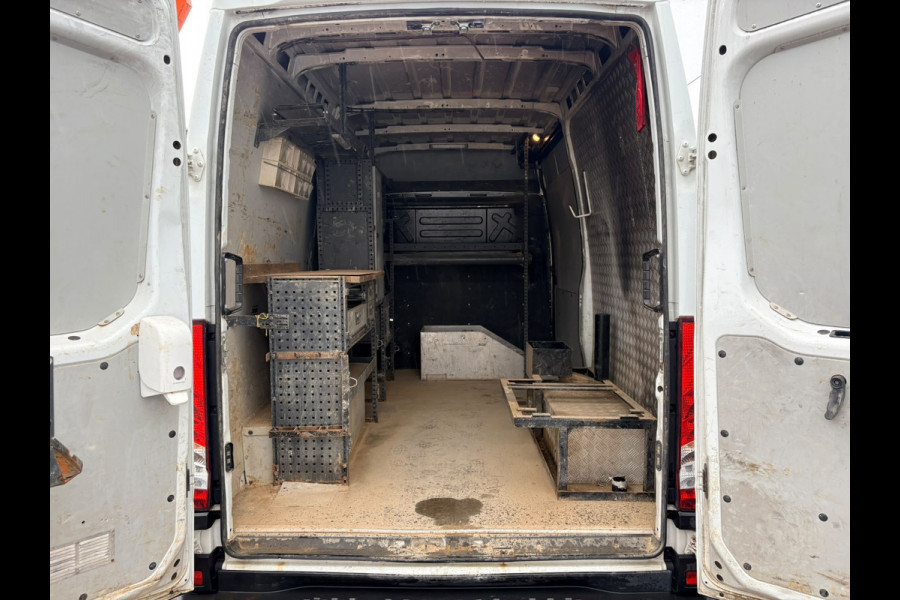 Iveco Daily 35C14 2.3 L2H2 Dubbellucht Airco Camera Trekhaak 3,5t