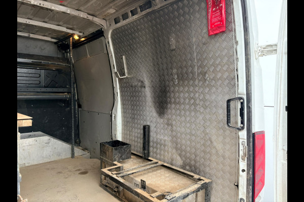 Iveco Daily 35C14 2.3 L2H2 Dubbellucht Airco Camera Trekhaak 3,5t