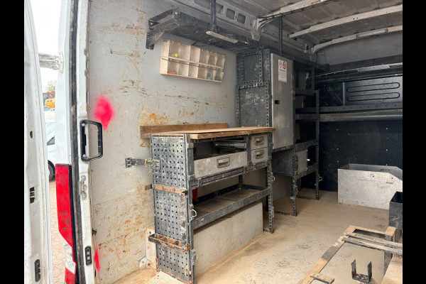 Iveco Daily 35C14 2.3 L2H2 Dubbellucht Airco Camera Trekhaak 3,5t