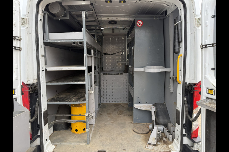 Ford Transit 2.0 TDCI 130PK Airco Cruise Control Parkeersensoren Stoelverwarming Zwaailampen Kastwand Inbouw