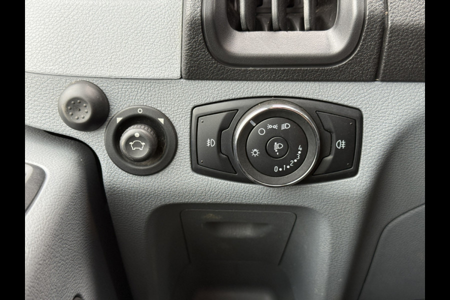 Ford Transit 2.0 TDCI 130PK Airco Cruise Control Parkeersensoren Stoelverwarming Zwaailampen Kastwand Inbouw