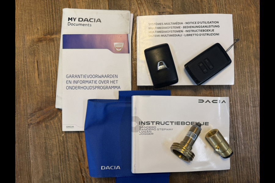 Dacia Jogger 1.0 TCe Bi-Fuel Extreme 7p. Trekhaak Camera Carplay Navi Stoelverwarming clima