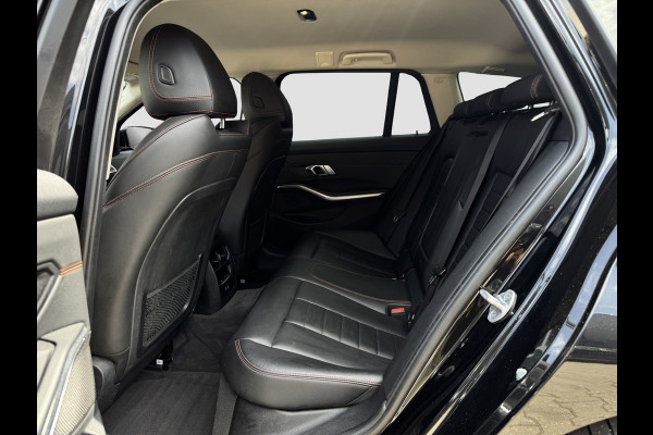 BMW 3 Serie Touring 330e xDrive | Laser | Trekhaak | Head Up | 360 | Sfeerverlichting | Dodehoek | 1e eigenaar