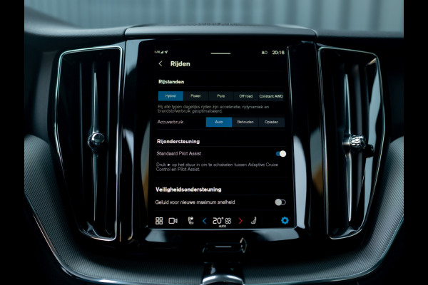 Volvo XC60 2.0 T8 Plug-in hybrid AWD Plus Dark | Pano | Trekhaak wegkl. | 360 Camera | Head Up | Harman/ Kardon | Prijs Rijklaar!!