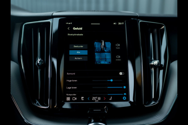 Volvo XC60 2.0 T8 Plug-in hybrid AWD Plus Dark | Pano | Trekhaak wegkl. | 360 Camera | Head Up | Harman/ Kardon | Prijs Rijklaar!!
