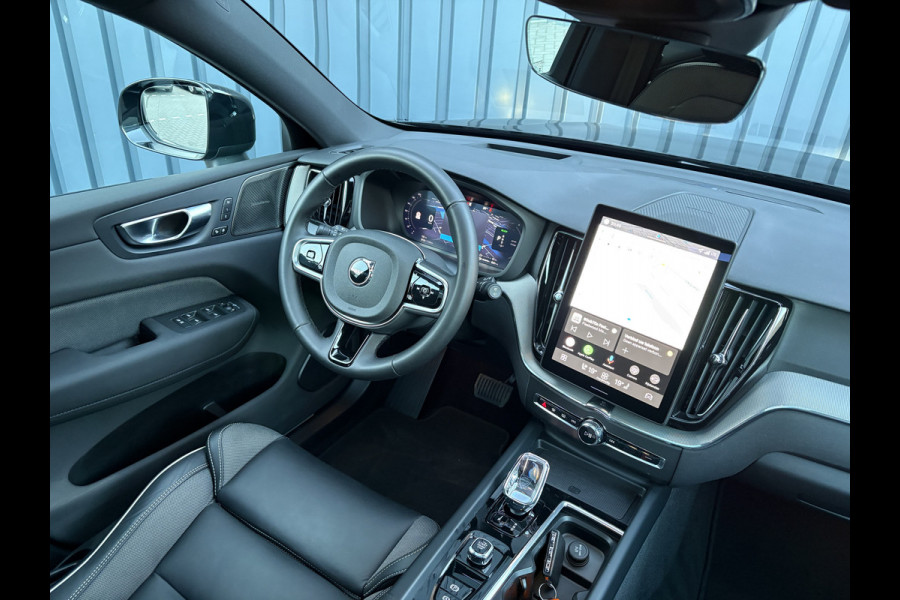 Volvo XC60 2.0 T6 Plug-in hybrid AWD Plus Black Edition | Pano | Trekhaak wegkl. | Facelift | 360 Camera | Head Up | Harman/ Kardon | Prijs Rijklaar!!