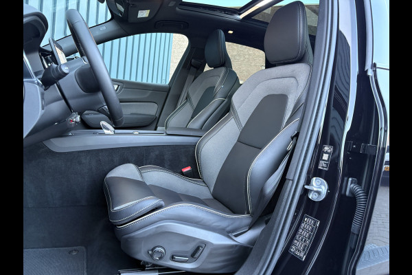 Volvo XC60 2.0 T6 Plug-in hybrid AWD Plus Black Edition | Pano | Trekhaak wegkl. | Facelift | 360 Camera | Head Up | Harman/ Kardon | Prijs Rijklaar!!