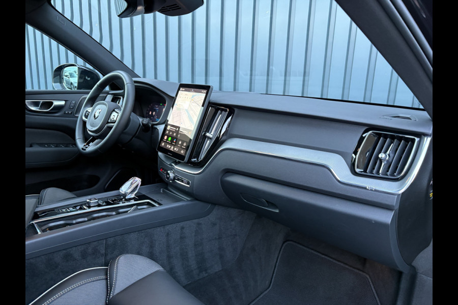 Volvo XC60 2.0 T6 Plug-in hybrid AWD Plus Black Edition | Pano | Trekhaak wegkl. | Facelift | 360 Camera | Head Up | Harman/ Kardon | Prijs Rijklaar!!