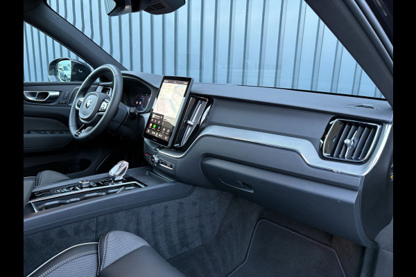 Volvo XC60 2.0 T6 Plug-in hybrid AWD Plus Black Edition | Pano | Trekhaak wegkl. | Facelift | 360 Camera | Head Up | Harman/ Kardon | Prijs Rijklaar!!