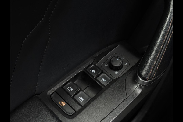 CUPRA Formentor 1.4 e-Hybrid Business 9-23 204pk NAVI | CAMERA | LEDER | PDC | SPORTVELGEN