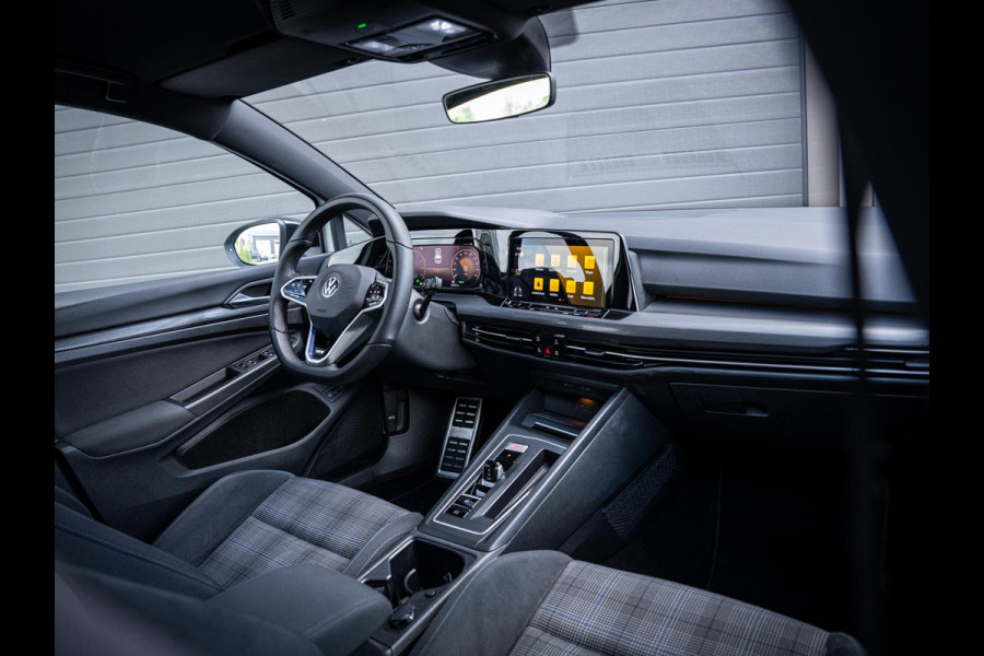 Volkswagen Golf 1.4 eHybrid GTE - 19'' R-Velgen l Limited Edit. l ACC l Sfeerverl.