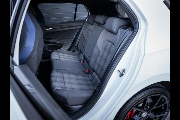 Volkswagen Golf 1.4 eHybrid GTE - 19'' R-Velgen l Limited Edit. l ACC l Sfeerverl.
