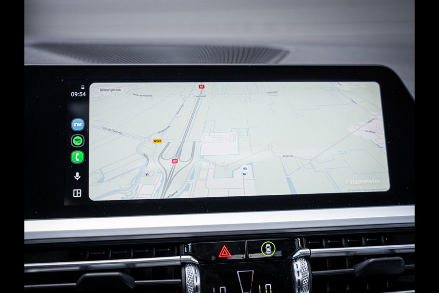 BMW 3-serie 330e High Executive M-Sport l Pano l HUD l 360cam l 19''