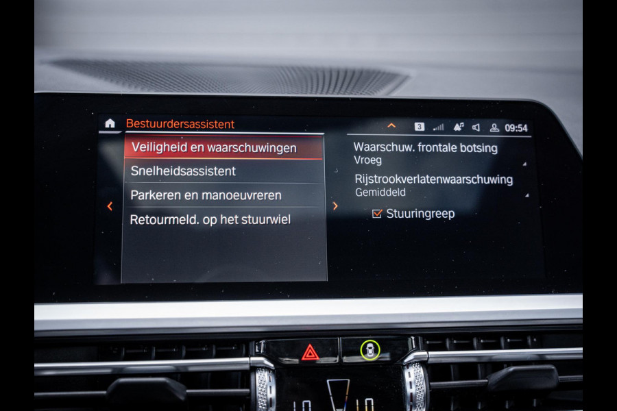 BMW 3-serie 330e High Executive M-Sport l Pano l HUD l 360cam l 19''