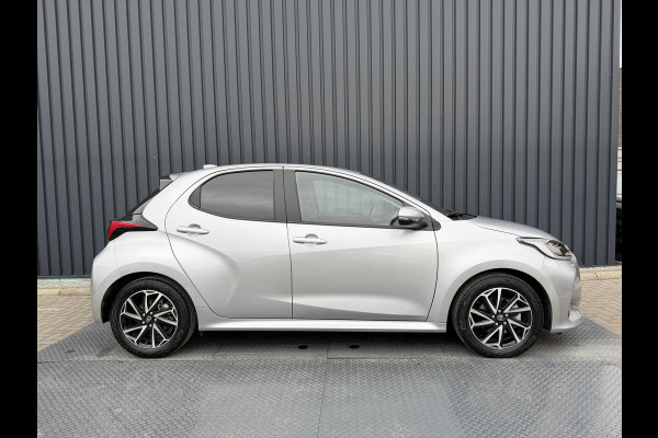 Toyota Yaris 1.5 Hybrid Dynamic | UNIEK 8.250 km | PDC V+A | Dodehoek detectie | Rijklaar!!!