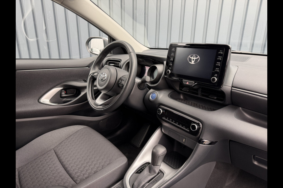 Toyota Yaris 1.5 Hybrid Dynamic | UNIEK 8.250 km | PDC V+A | Dodehoek detectie | Rijklaar!!!