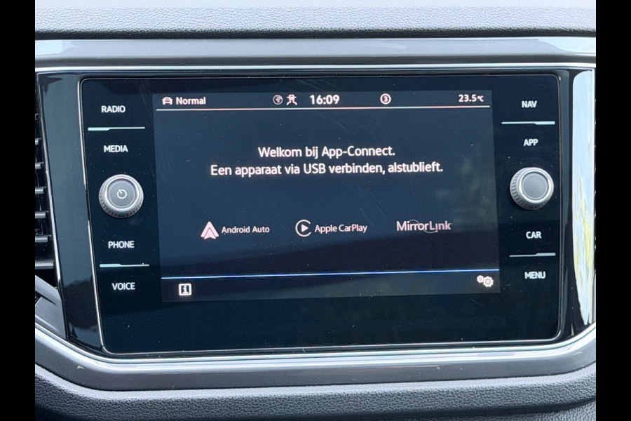 Volkswagen T-Roc 1.5 TSI 3x R-Line Pano/Keyless/Camera