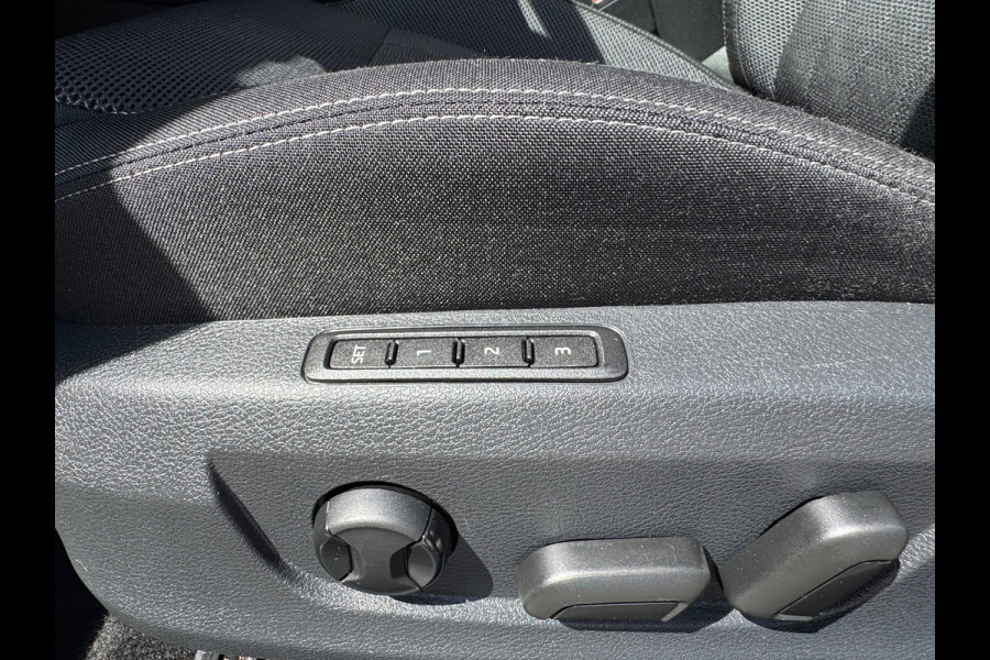 Škoda Superb Combi 1.4 TSI iV Style * Trekhaak * Stoelverwarming * Digitale teller *