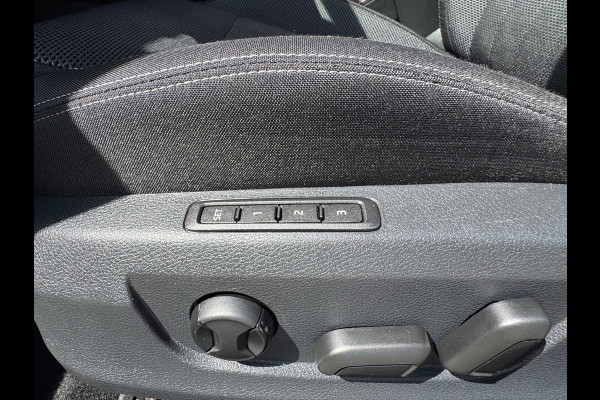 Škoda Superb Combi 1.4 TSI iV Style * Trekhaak * Stoelverwarming * Digitale teller *