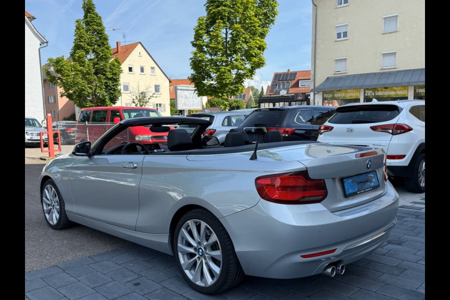 BMW 2 Serie Cabrio 220iA LUXURY ** ADAPT. LED, LEDER, NAVI, VERW. STUUR CAMERA, 18-inch LMV ** UNFALLFREI - Slechts 36.000km. ** ** INFORMEER OOK NAAR ONZE AANTREKKELIJKE FINANCIAL-LEASE TARIEVEN **