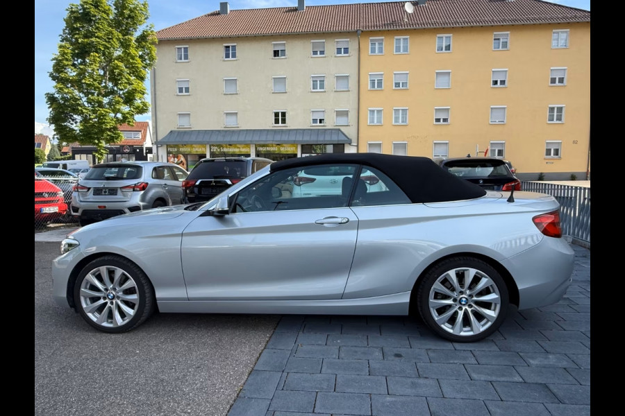 BMW 2 Serie Cabrio 220iA LUXURY ** ADAPT. LED, LEDER, NAVI, VERW. STUUR CAMERA, 18-inch LMV ** UNFALLFREI - Slechts 36.000km. ** ** INFORMEER OOK NAAR ONZE AANTREKKELIJKE FINANCIAL-LEASE TARIEVEN **