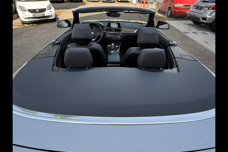 BMW 2 Serie Cabrio 220iA LUXURY ** ADAPT. LED, LEDER, NAVI, VERW. STUUR CAMERA, 18-inch LMV ** UNFALLFREI - Slechts 36.000km. ** ** INFORMEER OOK NAAR ONZE AANTREKKELIJKE FINANCIAL-LEASE TARIEVEN **