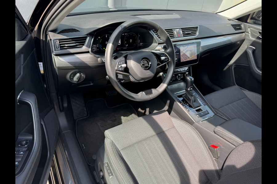 Škoda Superb Combi 1.4 TSI iV Style * Trekhaak * Stoelverwarming * Digitale teller *