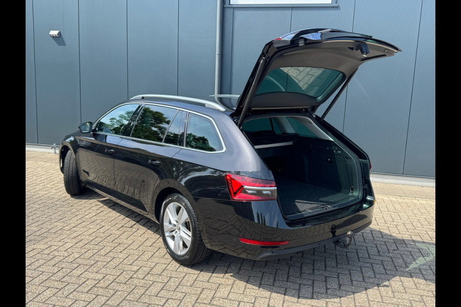 Škoda Superb Combi 1.4 TSI iV Style * Trekhaak * Stoelverwarming * Digitale teller *